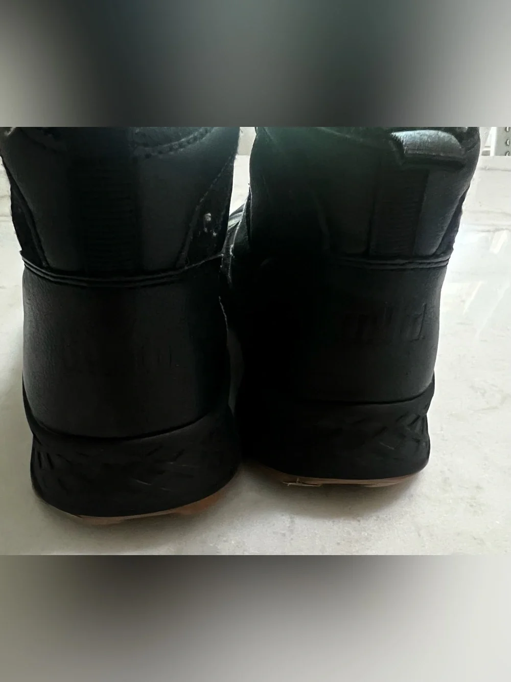 Ecko Unlimited sleek black