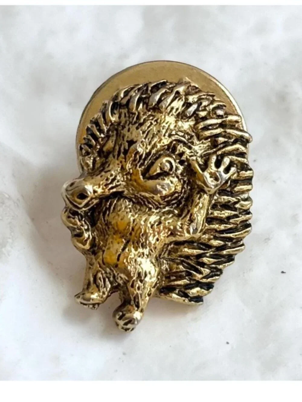 3D Textured Hedgehog Figural Gold Toned Post Back Brooch Pin