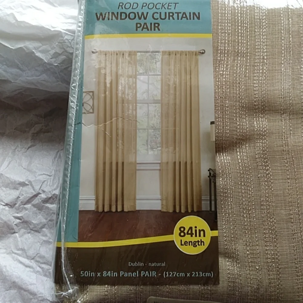 Windowwear semi sheer