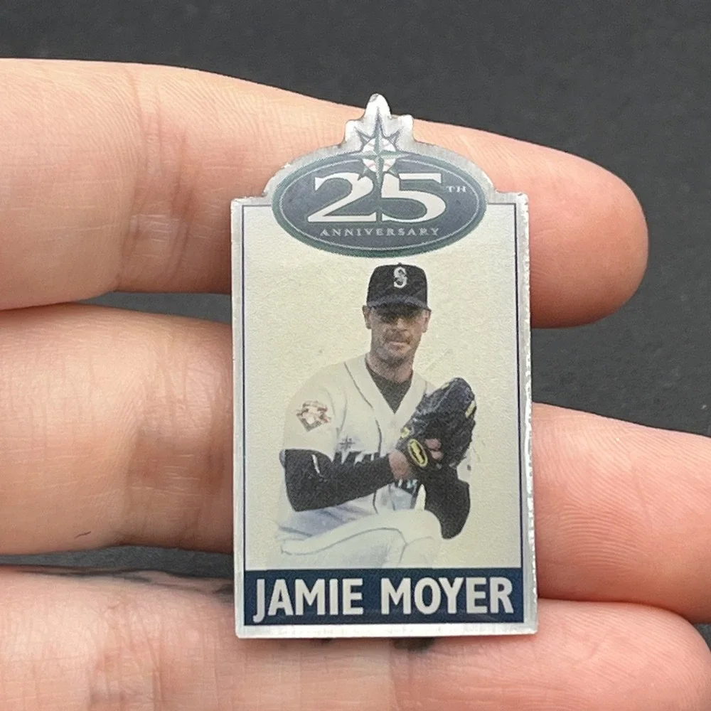 The Seattle Mariners Jamie Moyer 25th Anniversary Baseball Team Lapel‎ Hat Pin