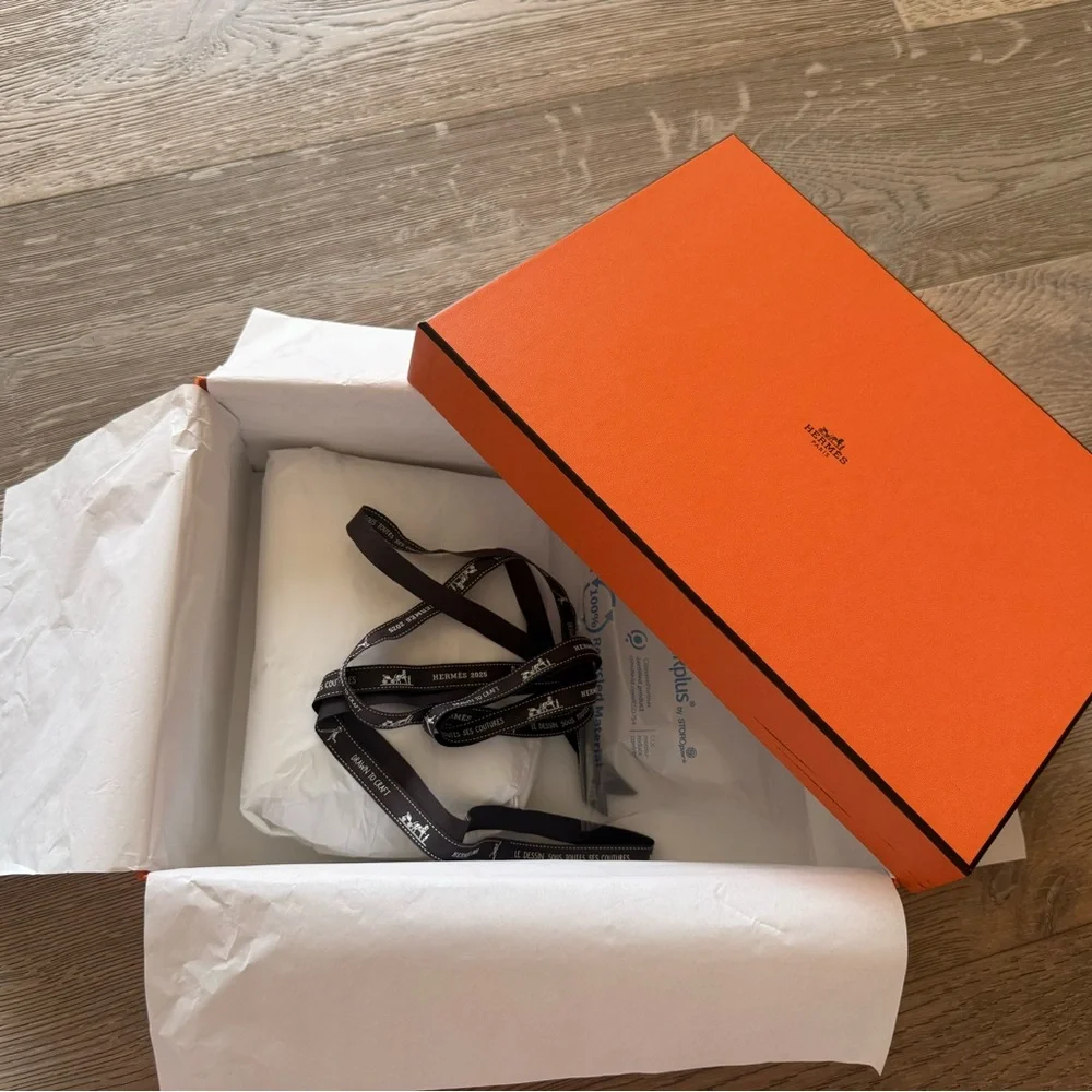 Hermes elegant storage