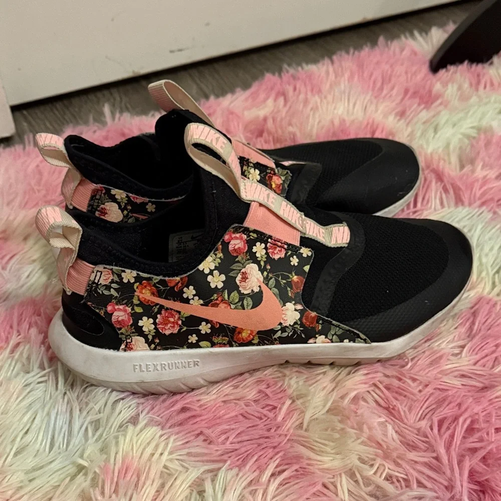 Nike stylish sneakers