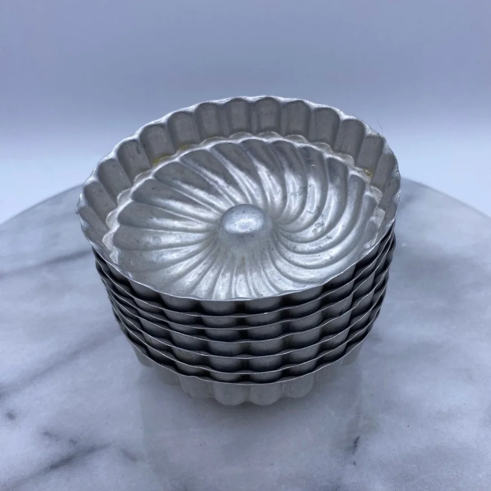 Unbranded Unisex 4in Mini Bundt Cake Pans Silver Fluted Swirl Aluminum Set of 7