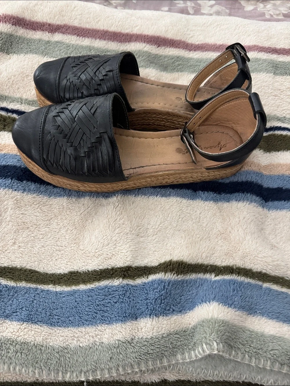 N/A stylish black