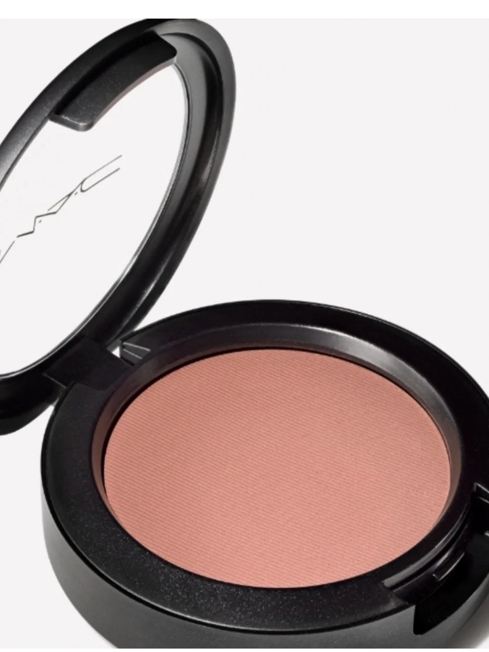 MAC Cosmetics glow smooth powder