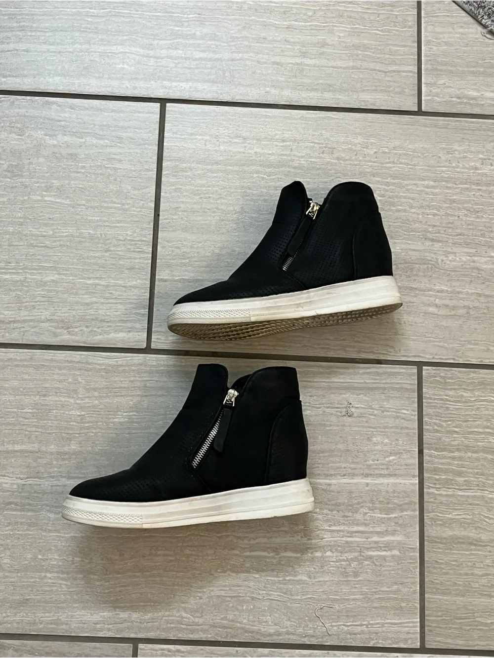 N/A sleek black