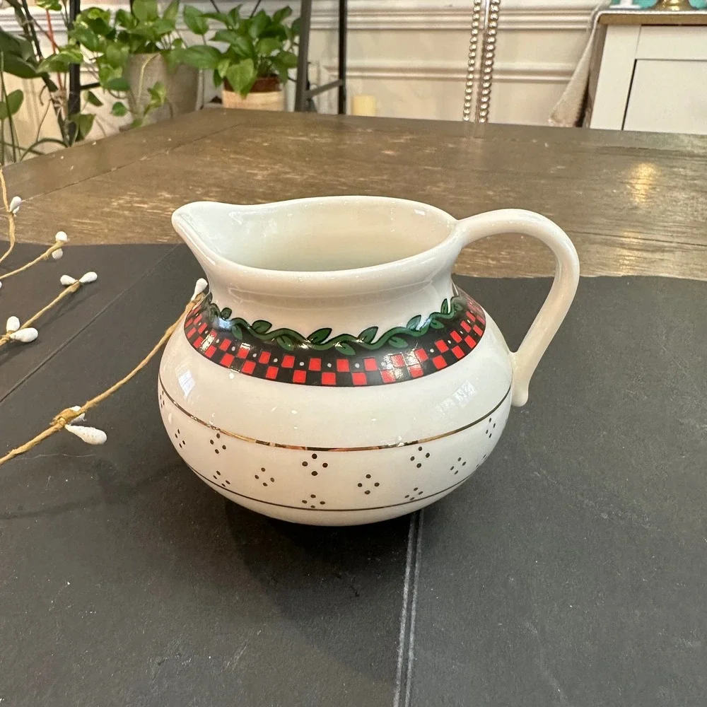 Mary Engelbreit‎ Christmas Creamer and Sugar Bowl Set Vintage