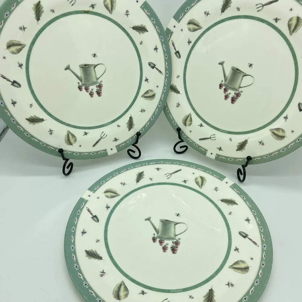 Zak Designs In‎ The Garden Watering Can Melamine Dinner Plates 9.5