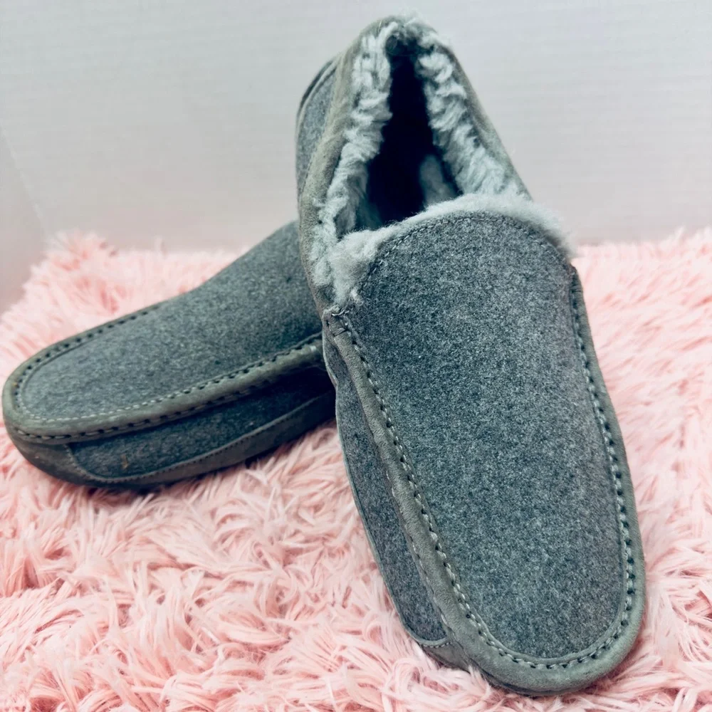 UGG men ascot