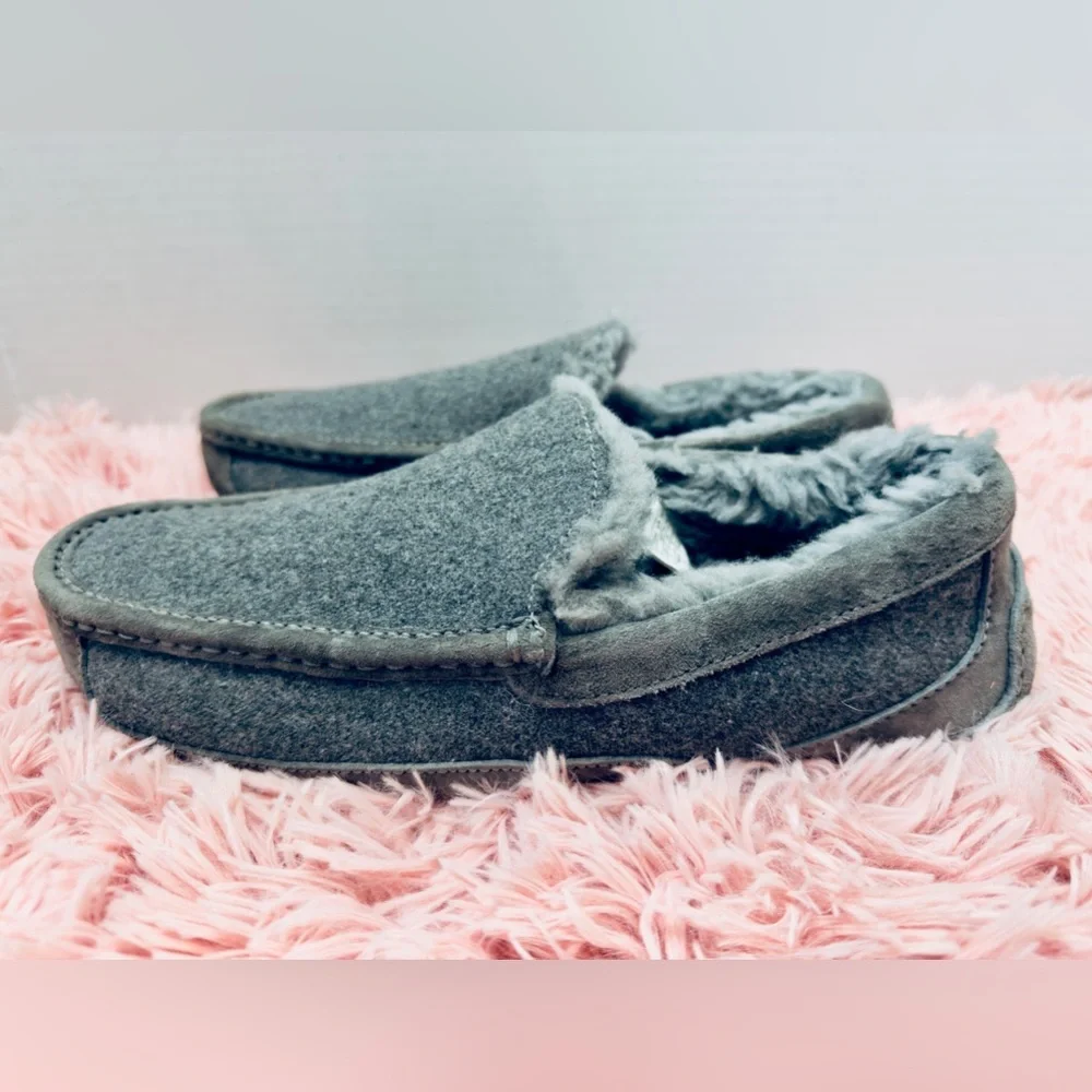 UGG men ascot