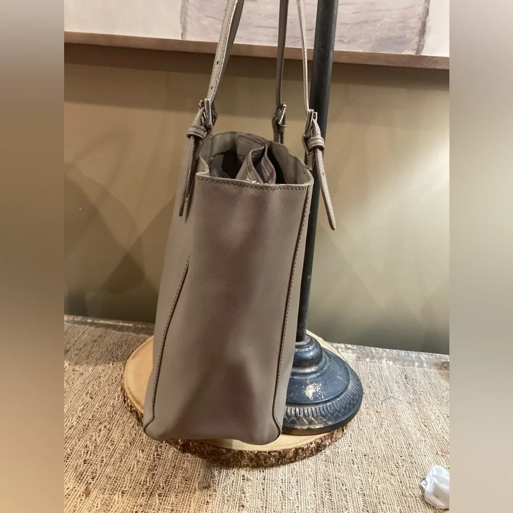 Tory Burch this tory