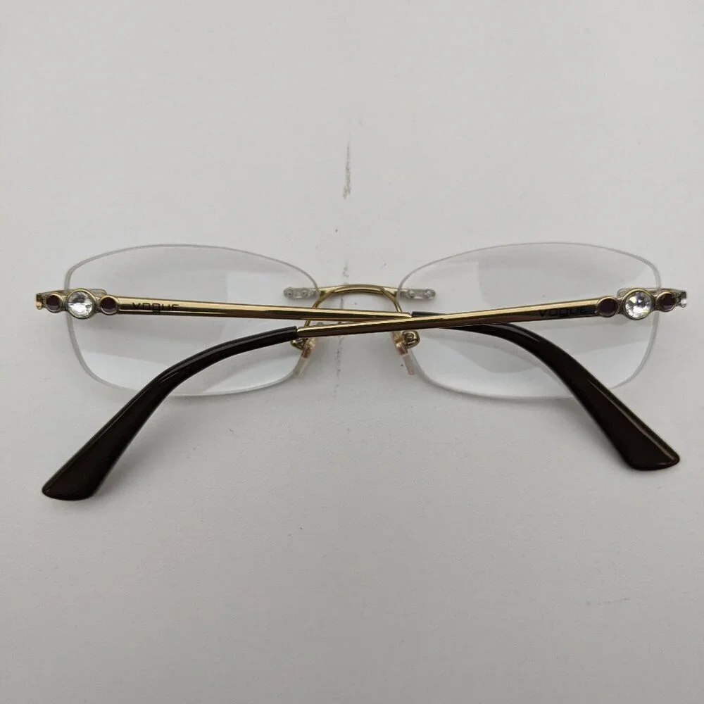Vogue frame 10