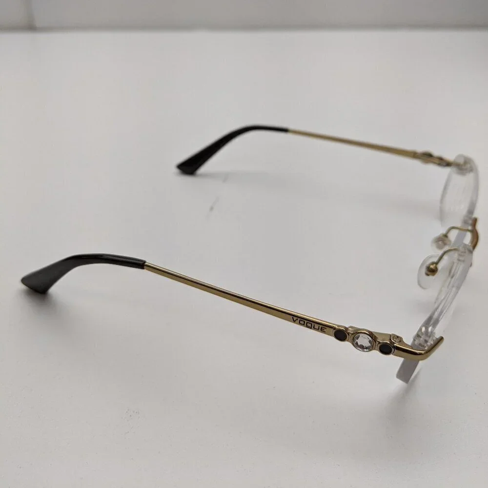 Vogue frame 10