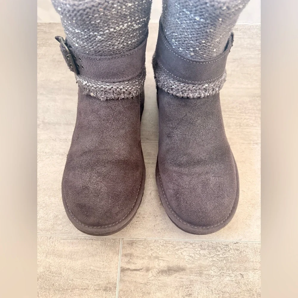 UGG belted knit preowned