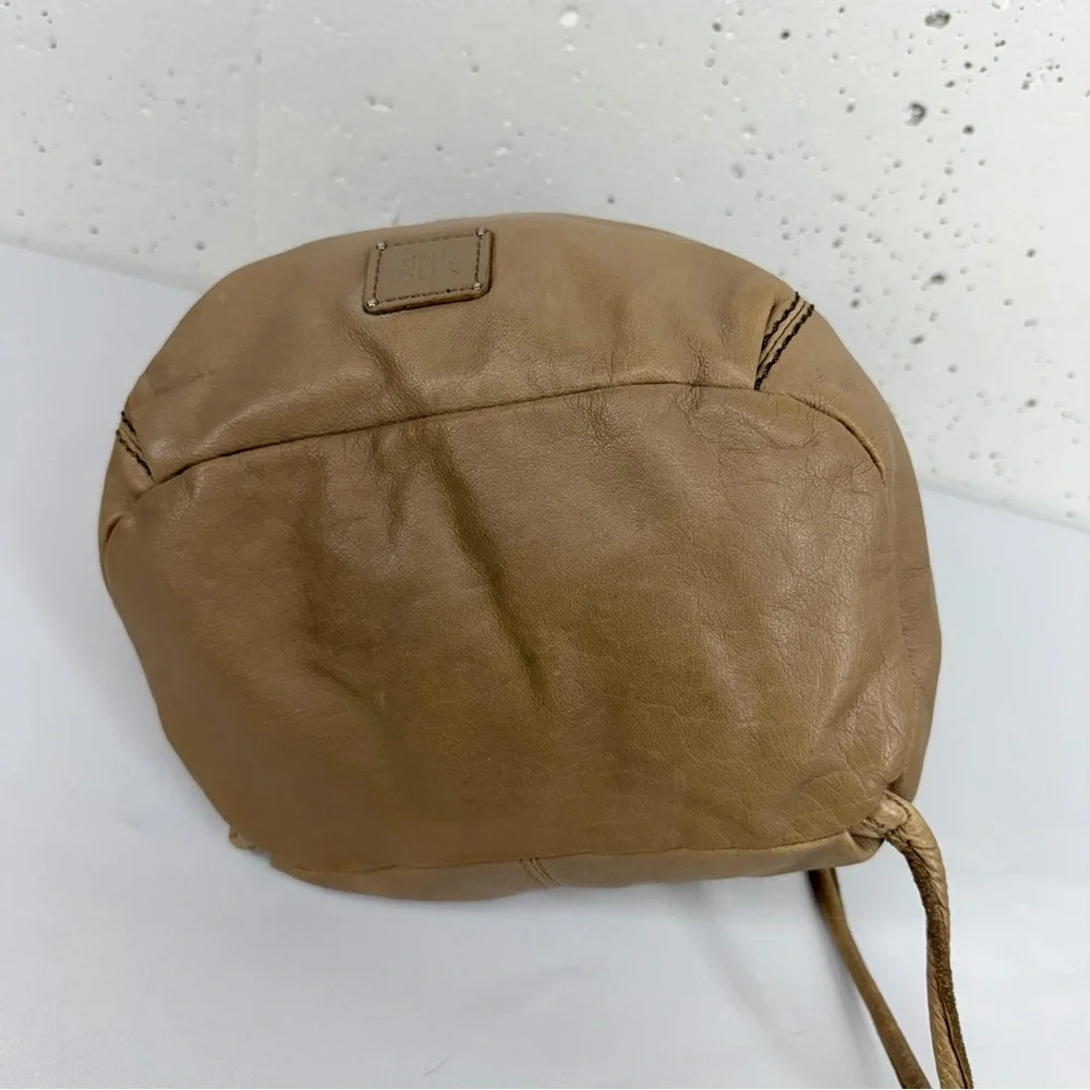 The Sak sak taupe