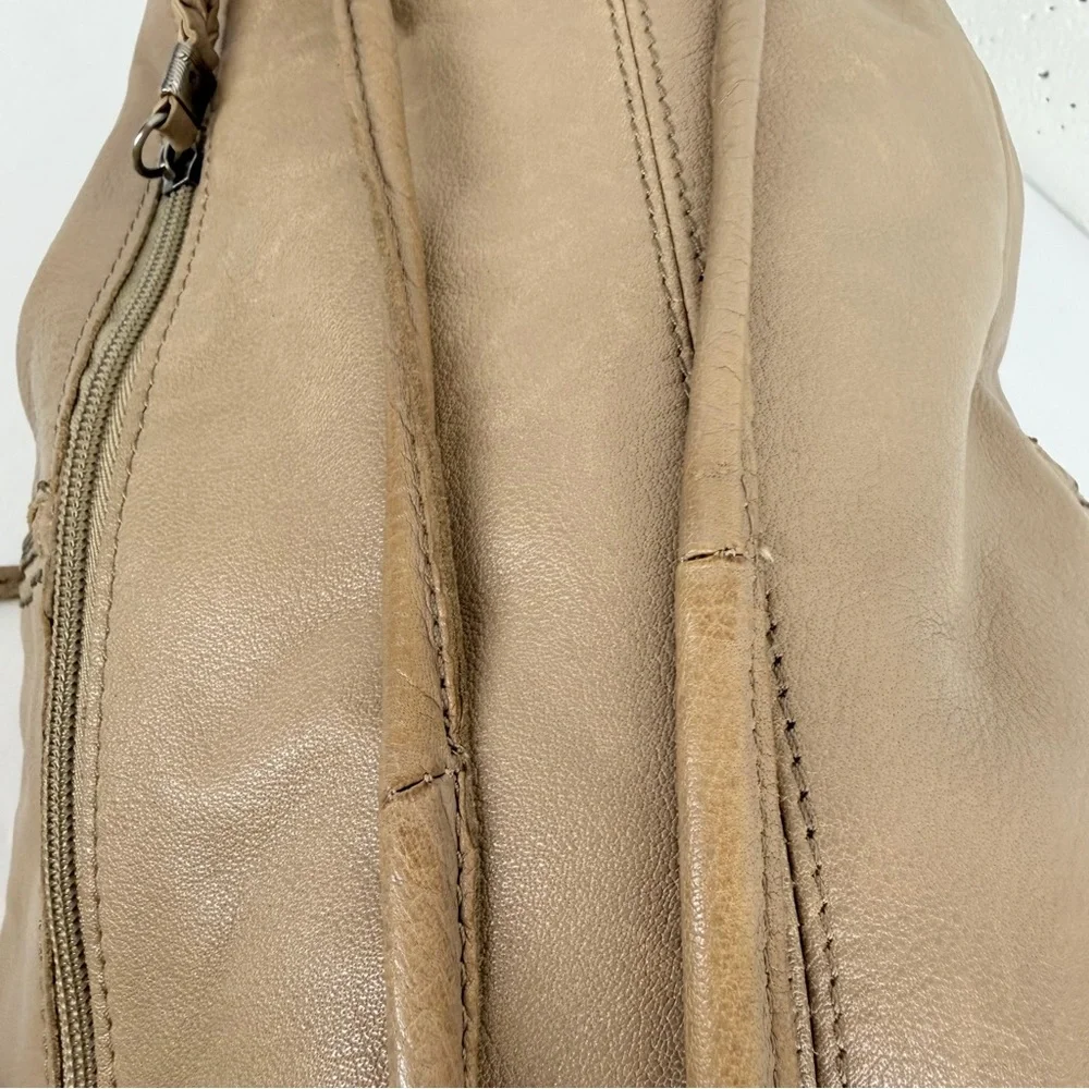 The Sak sak taupe