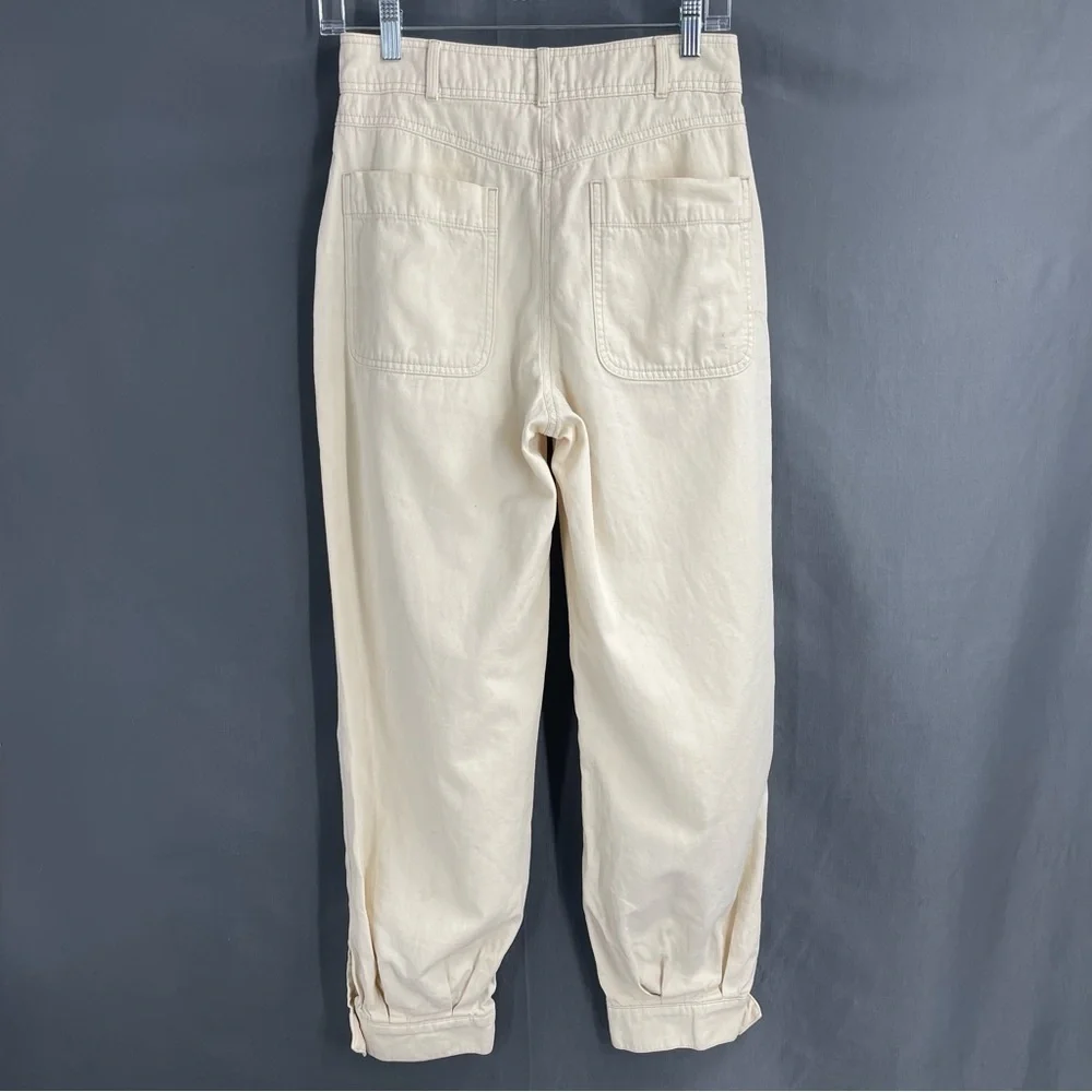 Aritzia button size
