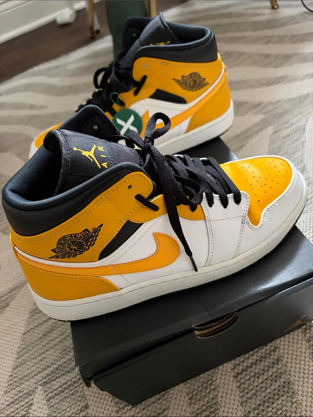 Jordan mid top