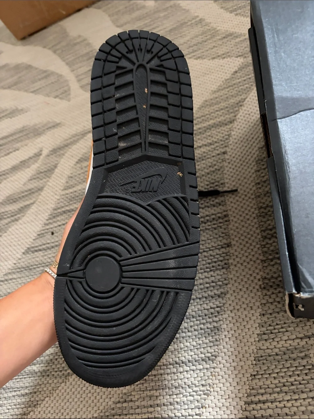 Jordan mid top