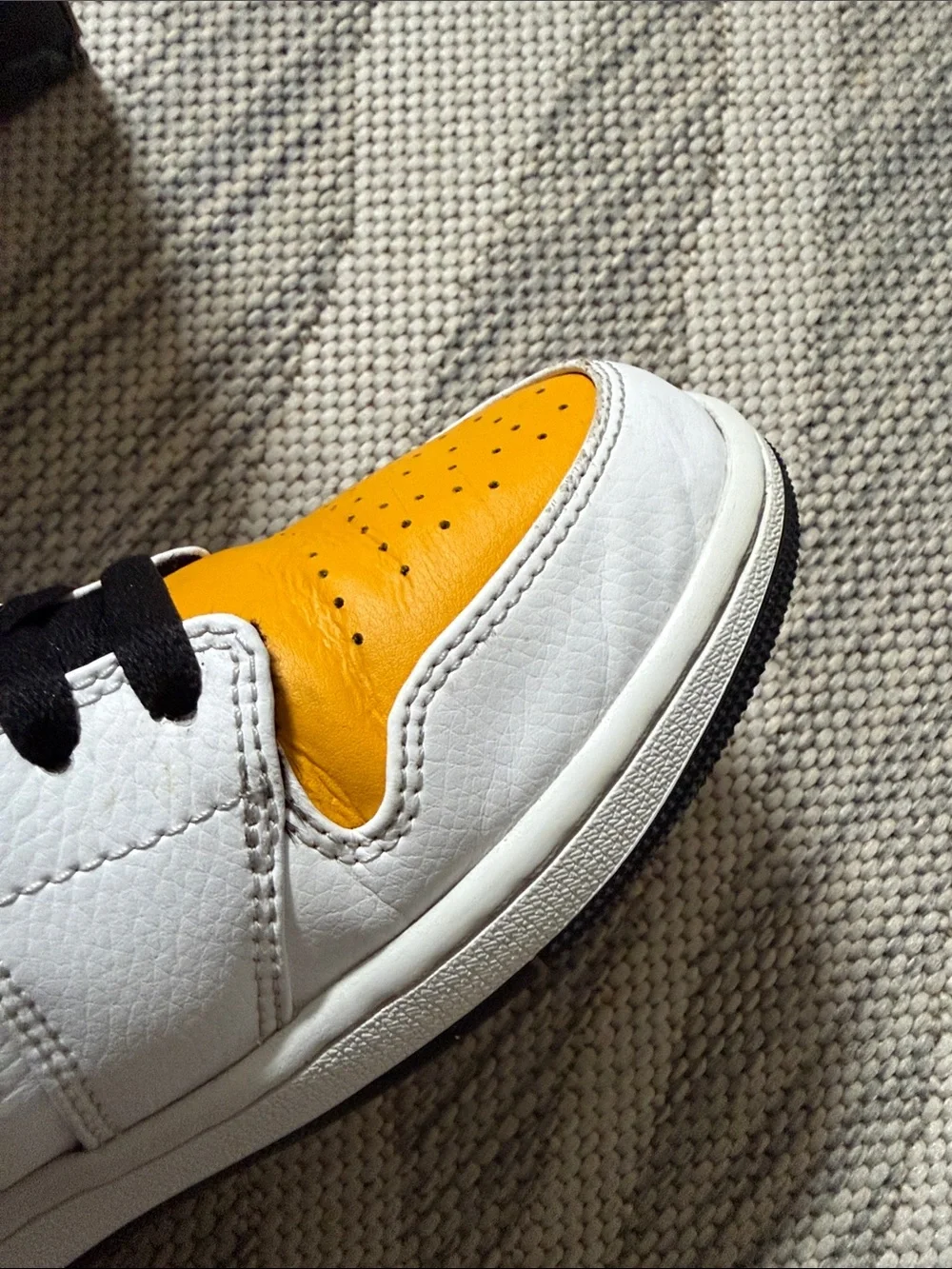 Jordan mid top