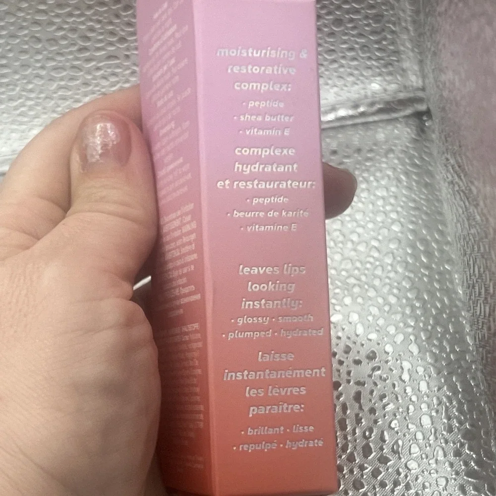 Lottie London peptide lip