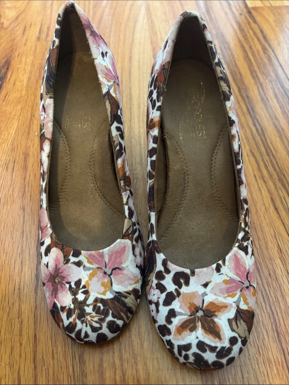 AEROSOLES comfortable wedge