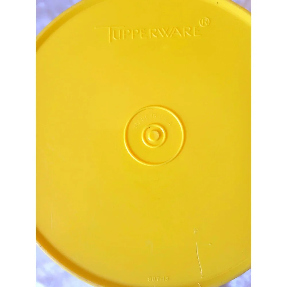 Tupperware vintage servalier