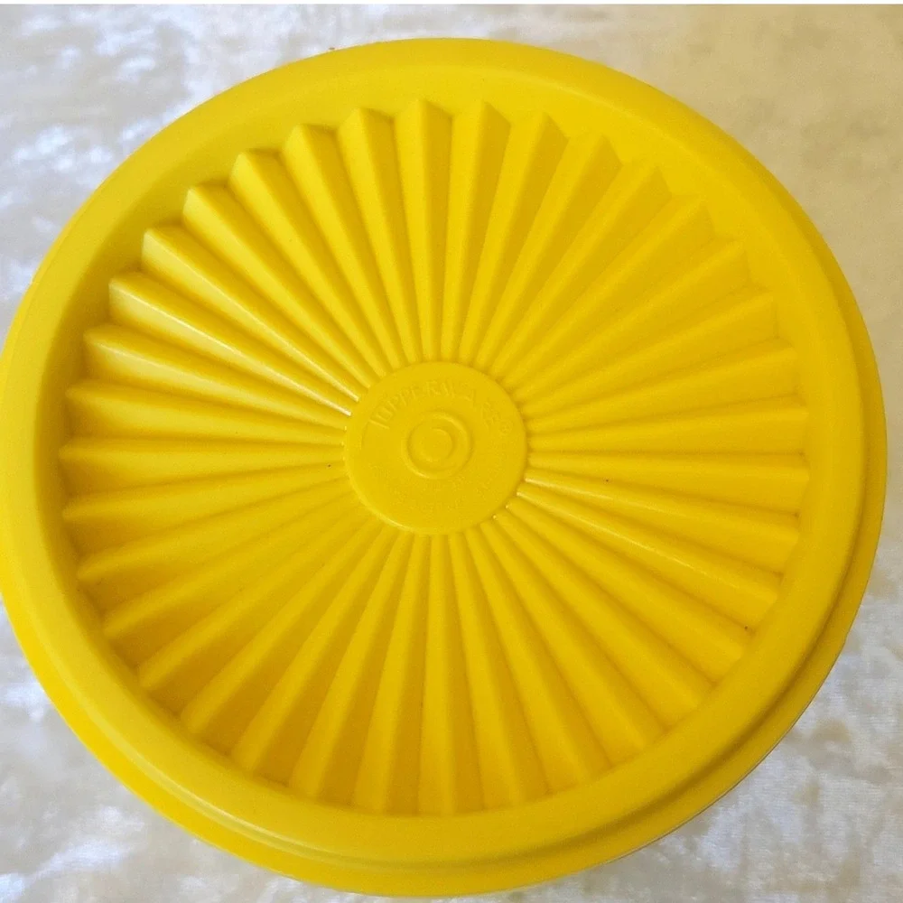 Tupperware vintage servalier
