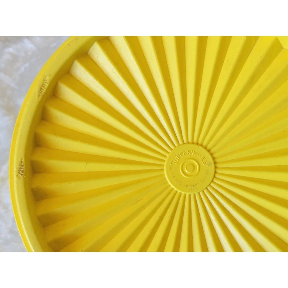 Tupperware vintage servalier