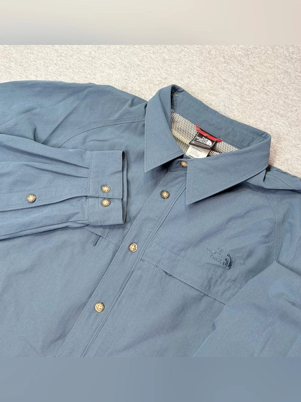 The North Face Mens M Blue Summit Series Button Up Long Sleeve Shirt Outdoors
