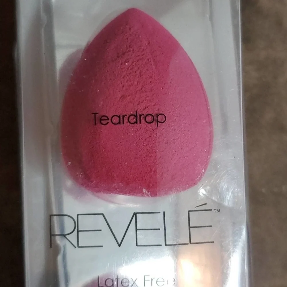 Revele teardrop sponge