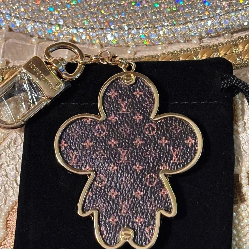 The Unbranded Brand elegant luxury