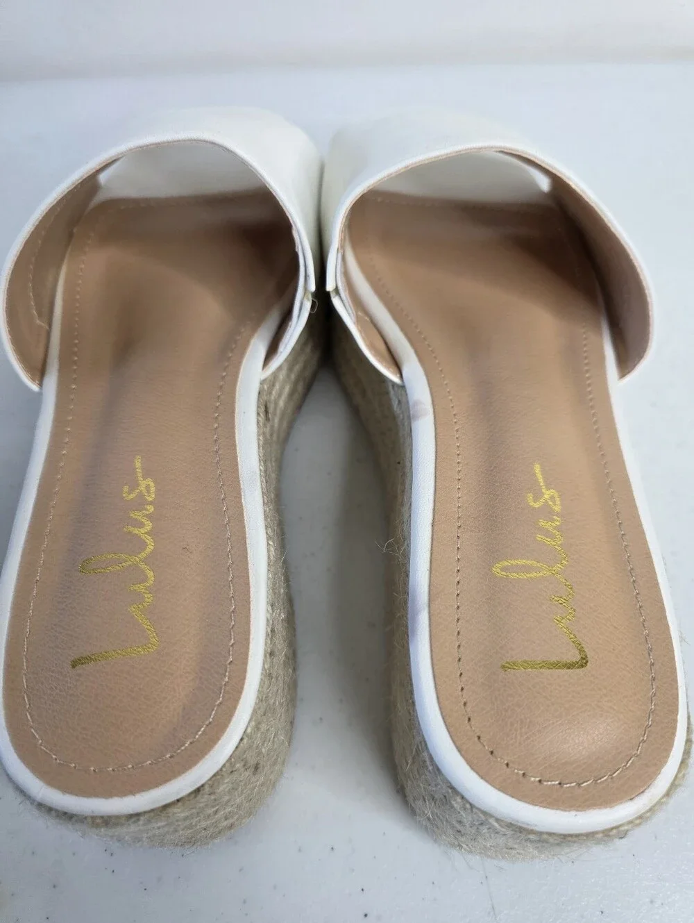 Lulus ahu white