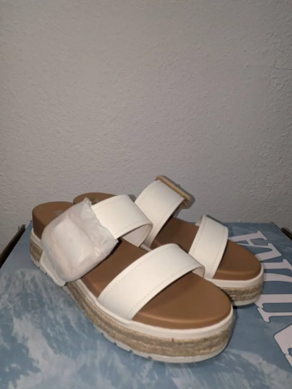 MIA Footwear clean stable new