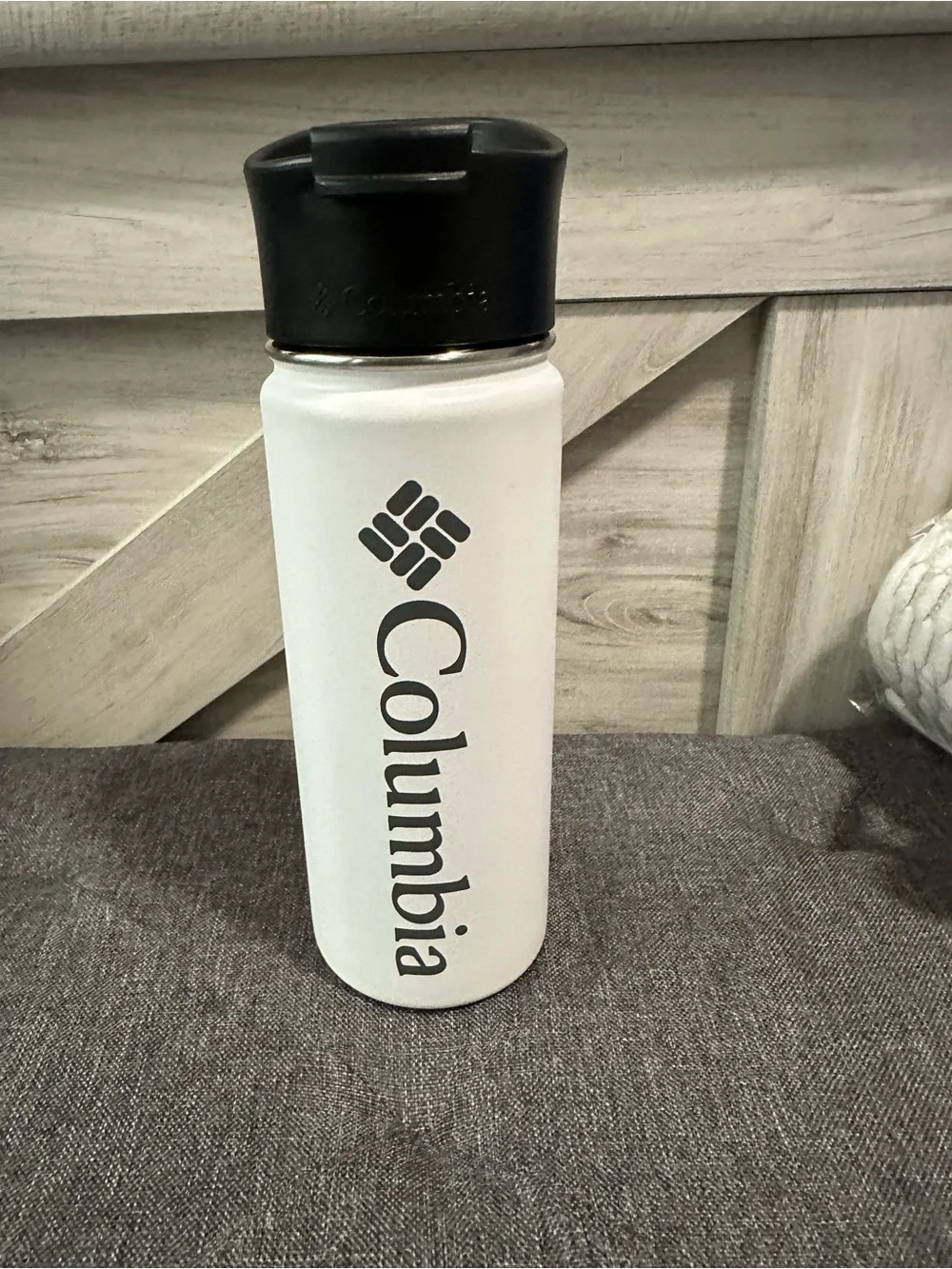Columbia White Insulated Bottle with Black Lid and Logo (Vertical Logo)
