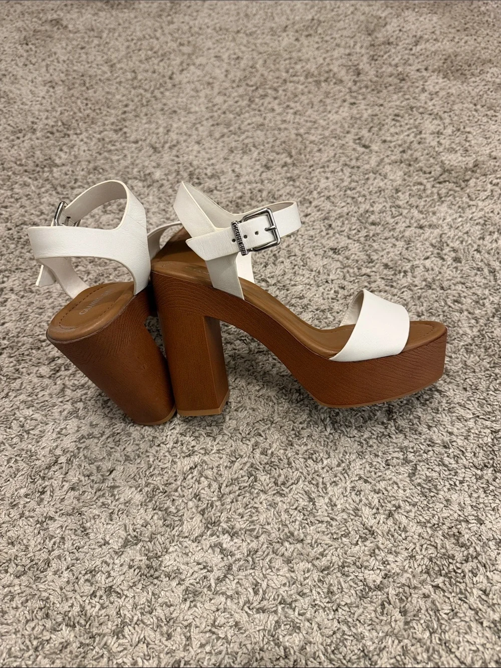 Gianni Bini chic white