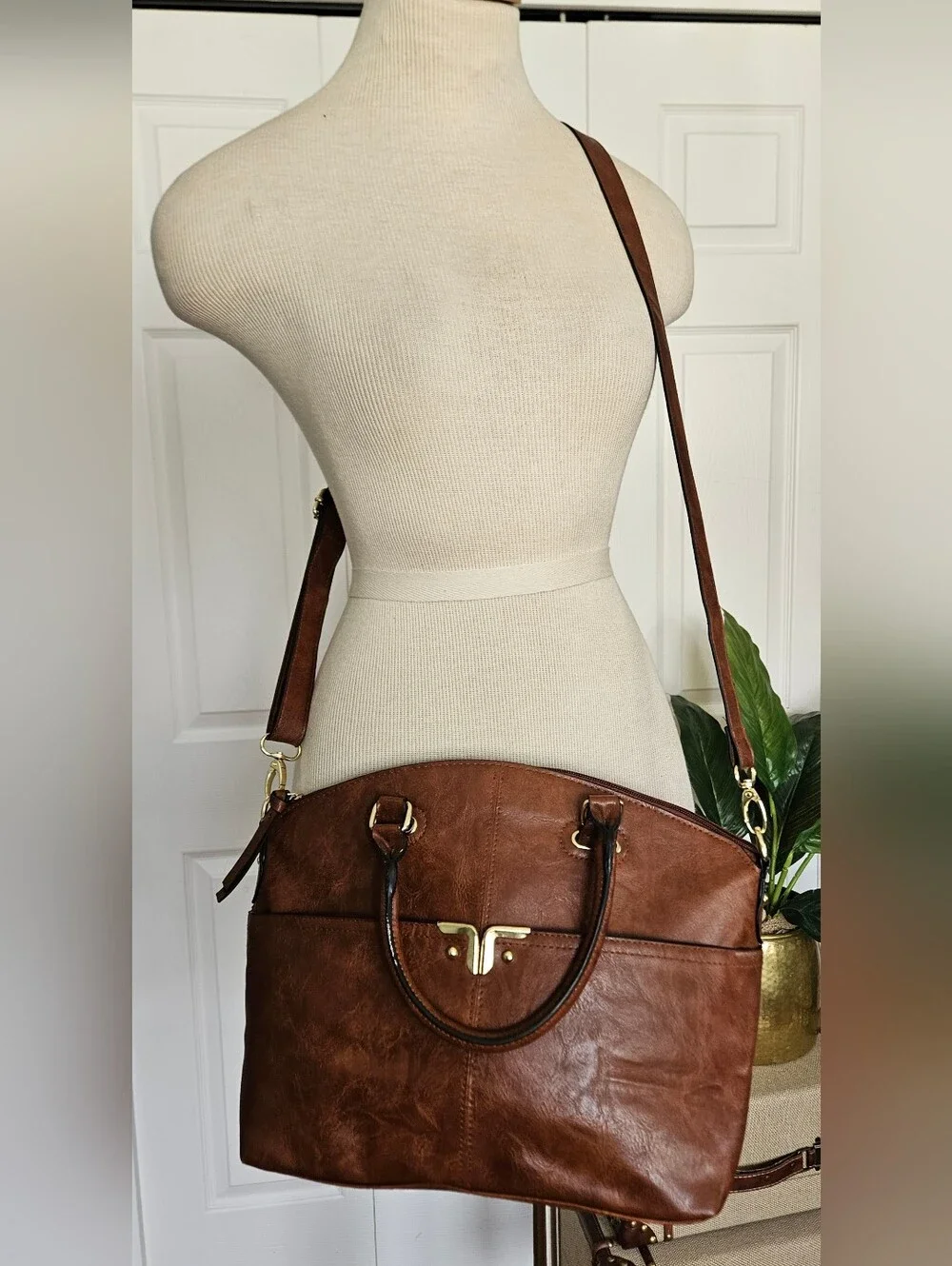 Bueno vegan leather