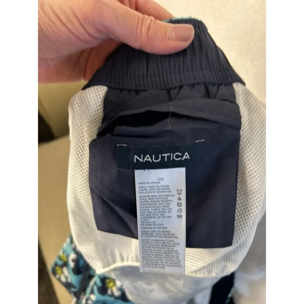 Nautica this men