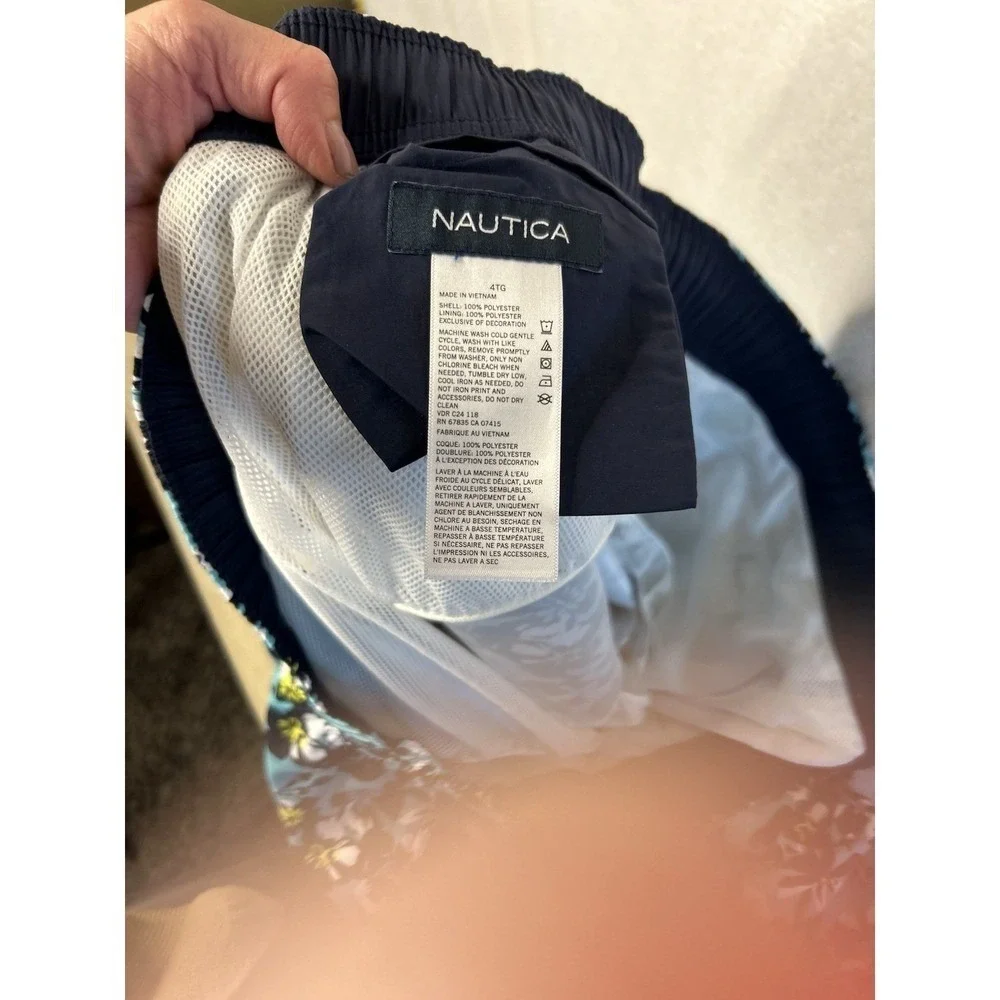 Nautica this men