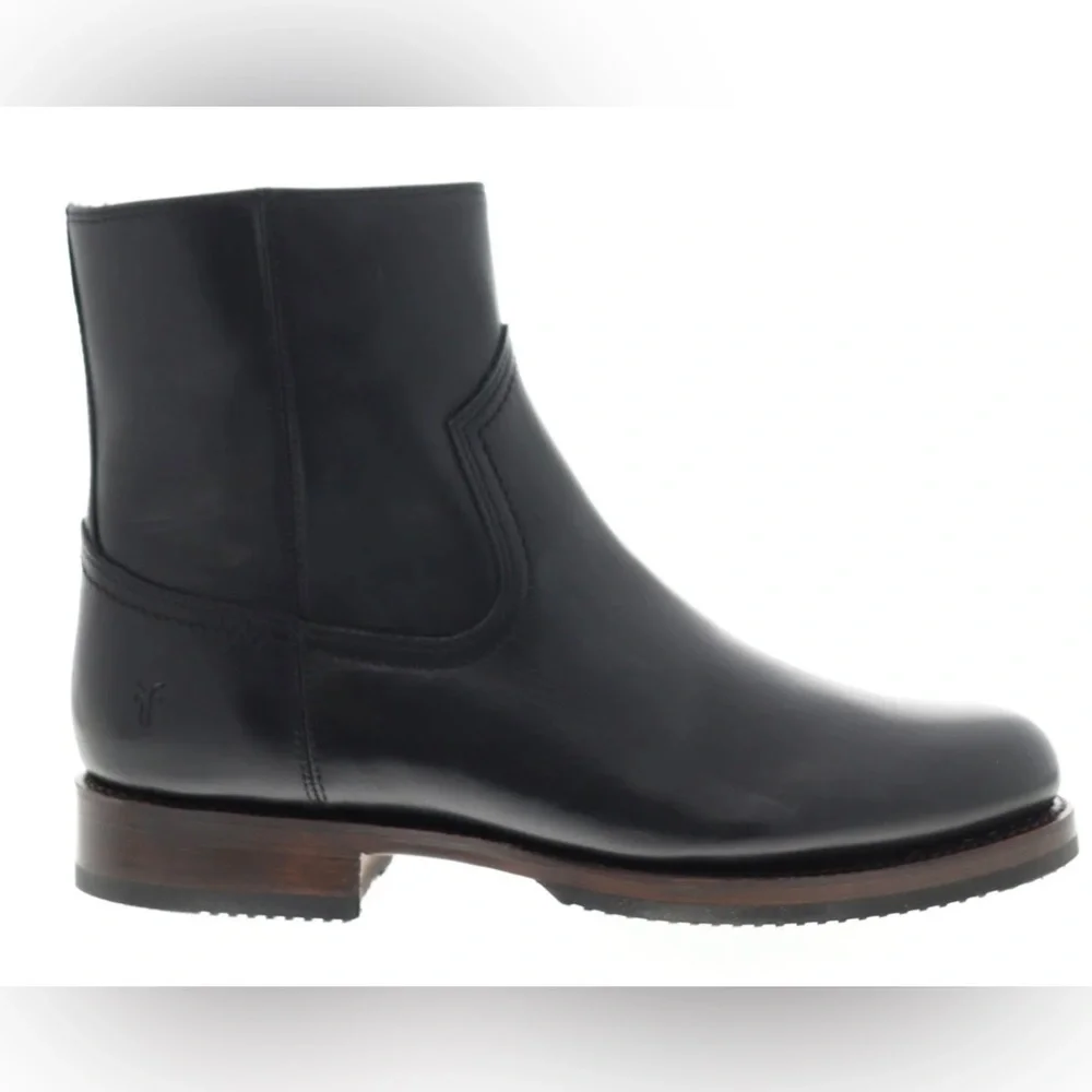 Frye brand new