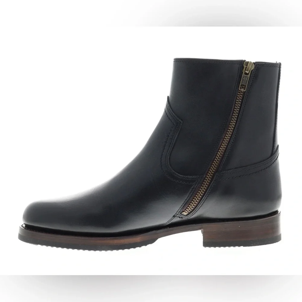 Frye brand new