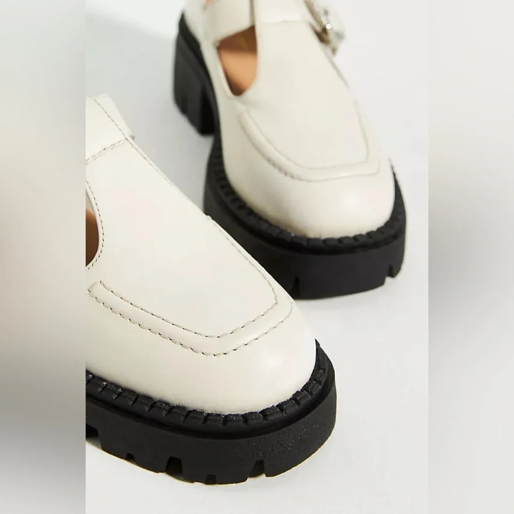 Seychelles stylish cream