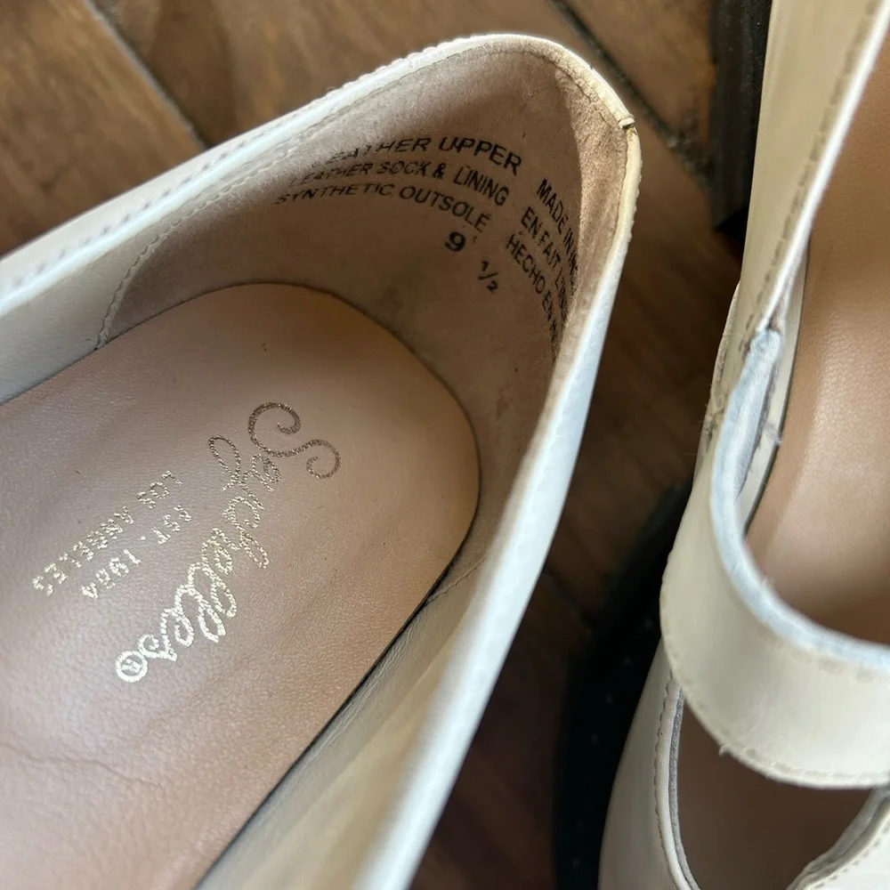 Seychelles stylish cream