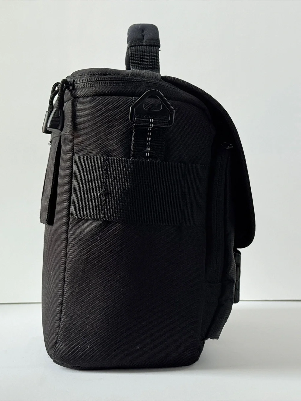 Lowepro black messenger