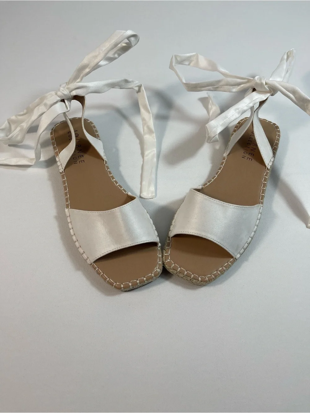 Journee Collection elegant white