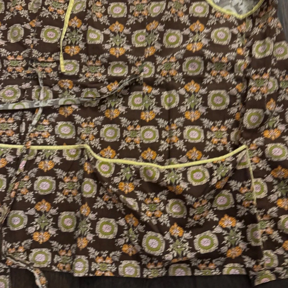 N/A vintage apron