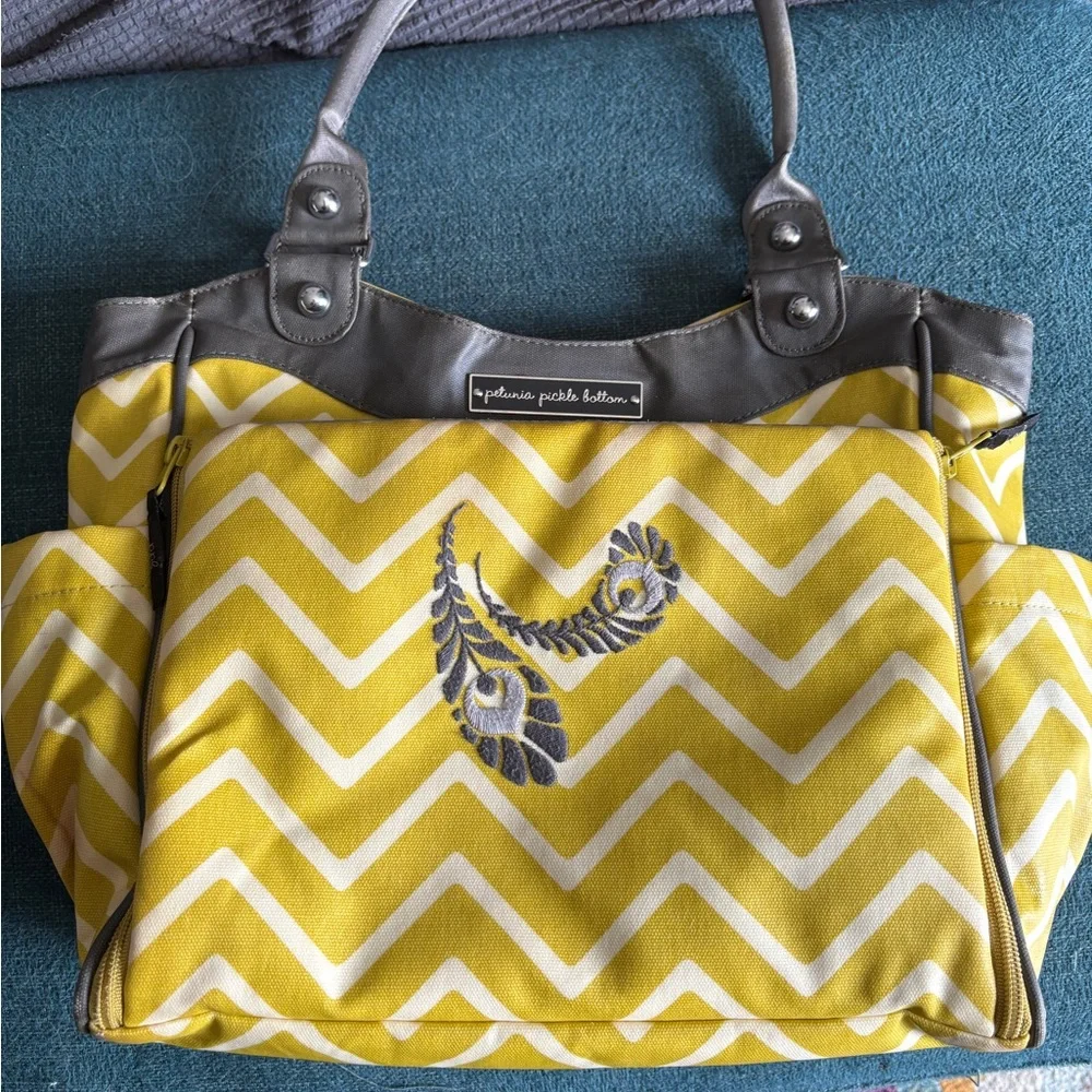 Petunia Pickle Bottom Yellow and Gray Chevron Baby Bag‎