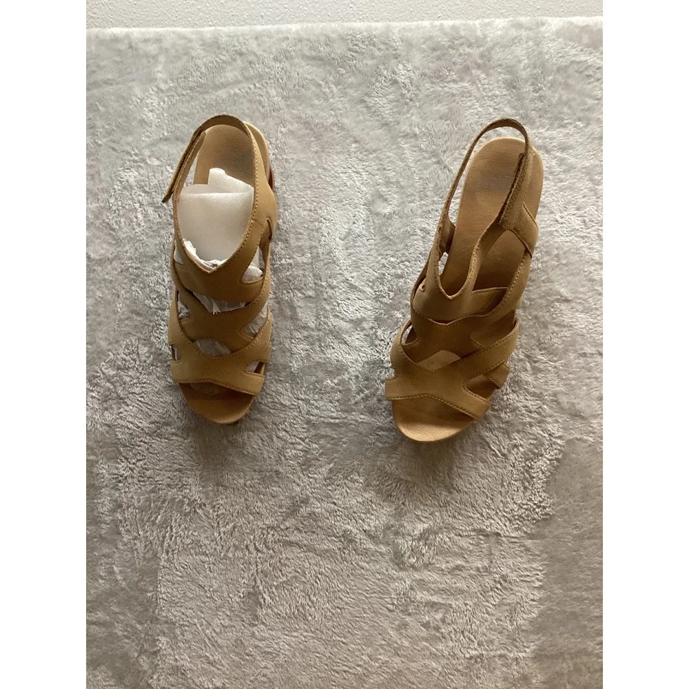 Dansko Size 41 Leather Wedge Sandals‎ Tan Strappy Wood Heel