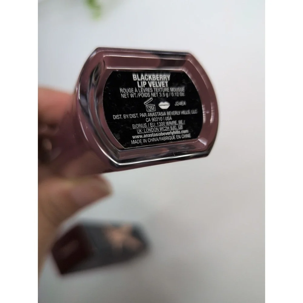 Anastasia Beverly Hills this item