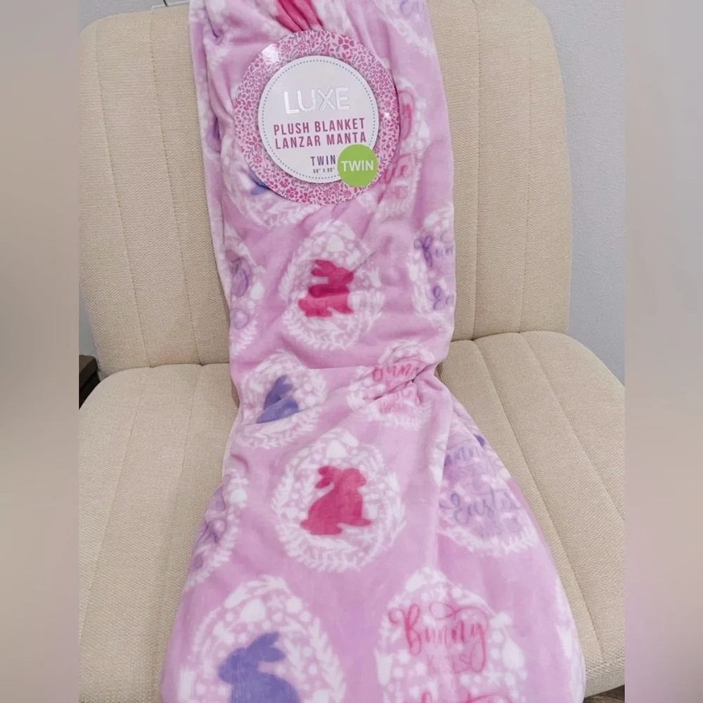 NEW Luxe Plush Blanket Twin Pink Purple Bunny‎ Easter Wishes Soft Fleece Throw